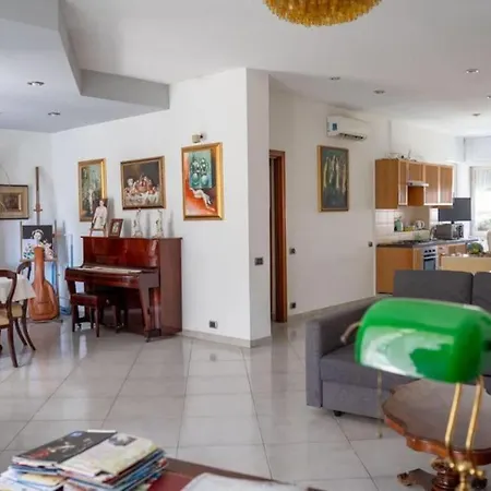 Apartamento Super Elegante Centro Con Posto Auto E Wifi Veloce Nápoles