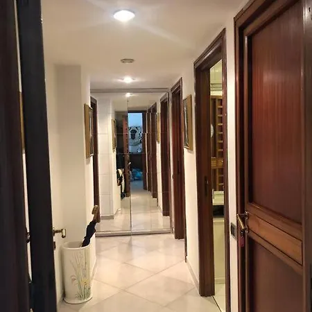 Super Elegante Centro Con Posto Auto E Wifi Veloce * Неаполь
