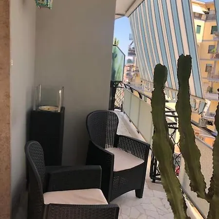 Super Elegante Centro Con Posto Auto E Wifi Veloce * Неаполь